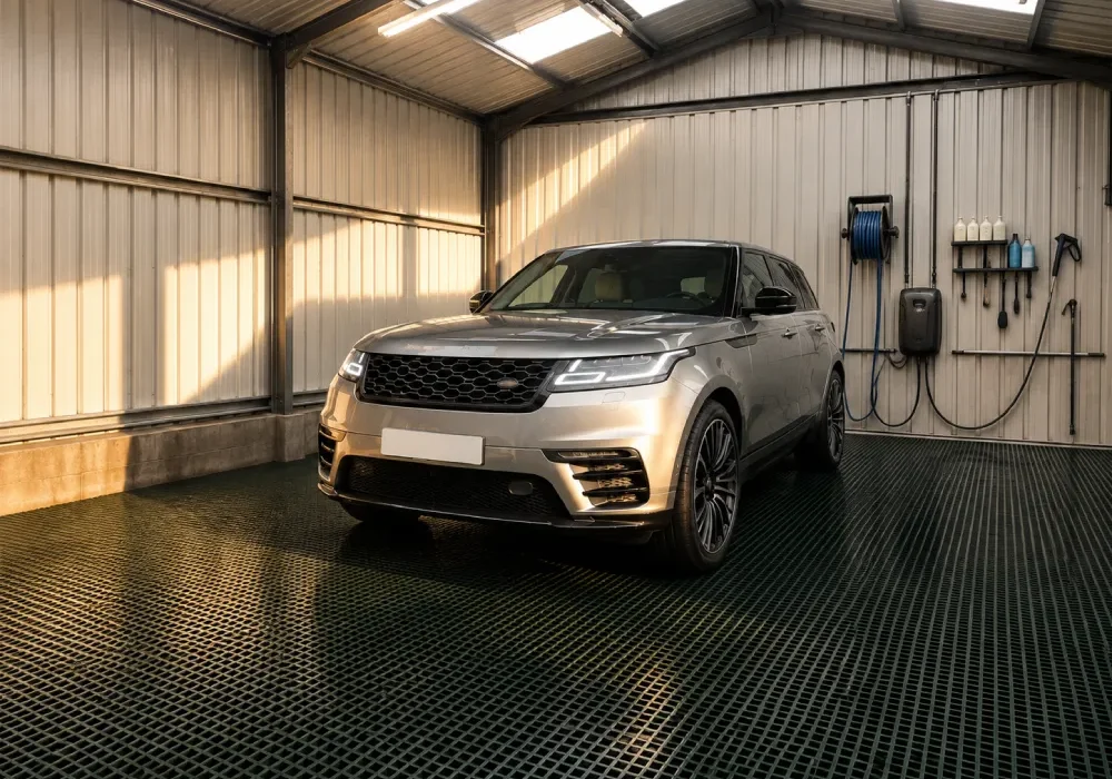 Vehicle wash bay with anti-slip GRP grating flooring